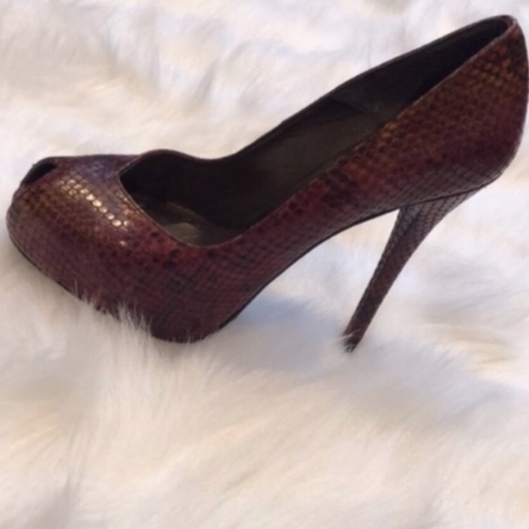 Stuart Weitzman Snakeskin Just So Peep Toe Pump - Picture 2 of 6